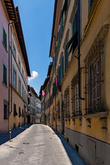 Fototapeta na wymiar Gasse in der Altstadt von Arezzo in der Toskana, Italien 