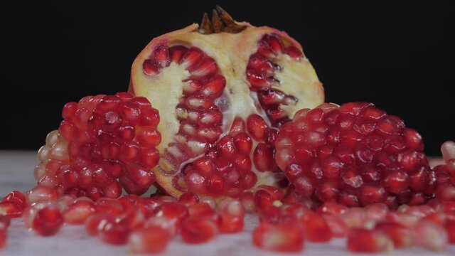 pomegranate seeds fruit macro 4k