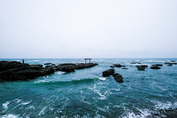 茨城県東茨城郡大洗町の海にある鳥居