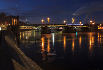 Fototapeta na wymiar Moscow night. Borodinsky bridge.
