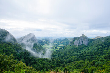 Viewpoint Roches Tuilière et Sanadoire, Auvergne, France