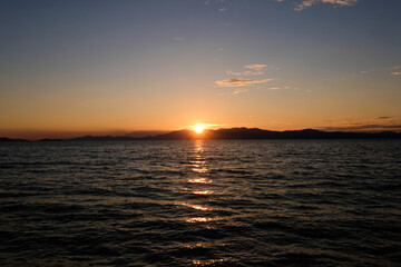 滋賀県長浜市豊公園の琵琶湖の夕日
