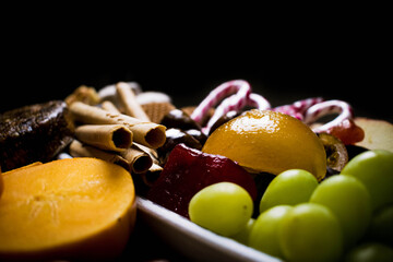 Conjunto de dulces y frutas
