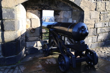 Fototapeta na wymiar Cannon of the Defense Battery of Edinburgh Castle, Scotland