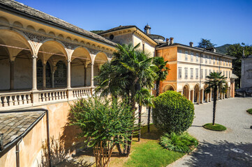 In the 15th century, due to the invasion of the Turks, the pilgrimage to the Holy Land was interrupted. Therefore, a complex of chapels arose in Piedmont, telling about the shrines of Palestine     