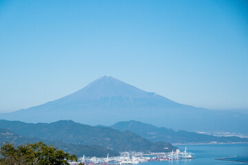 富士山と清水港の風景
