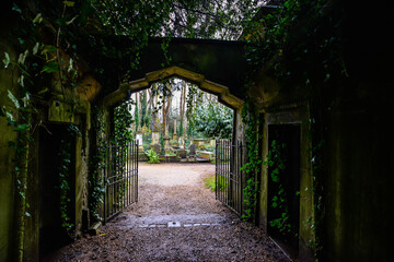 Highgate Cemetery West - London