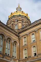 Fototapeta na wymiar Iowa State Capitol Dome in the late Autumn