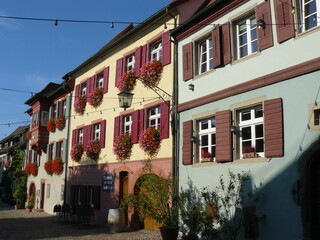Häuserzeile in der Altstadt von Burkheim im Kaiserstuhl