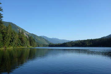 Fototapeta na wymiar Mountain lake.