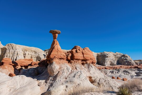 Beautiful landscape around Toadstool Hoodoos