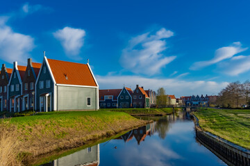 Naklejka na ściany i meble houses on the bank of the canal in Volendam.