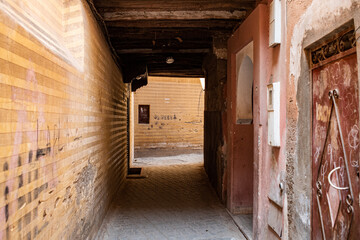 Obraz premium Marrakesh, Morroco, Africa - April 30, 2019: Souks with street art in Medina