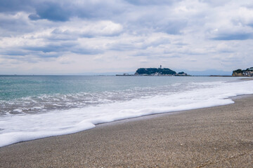 七里ヶ浜からの江ノ島