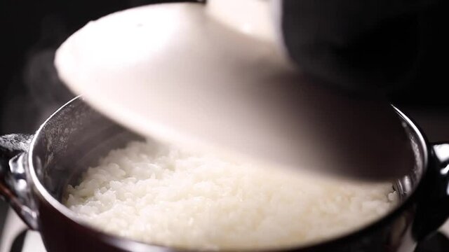 炊き立てご飯　土鍋