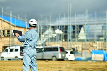 住宅街マイホーム工事の現場監督