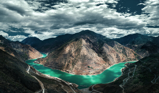 Jinsha river in yunnan panoramic