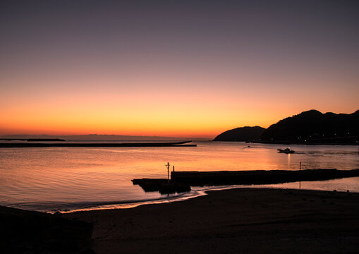 日の出風景 © pinbokeoyaji