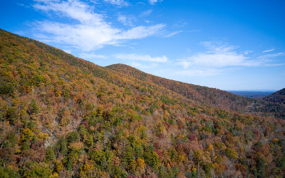 Aerial view of&Ocirc;&oslash;&Omega;George Washington and Jefferson National Forests in autumn