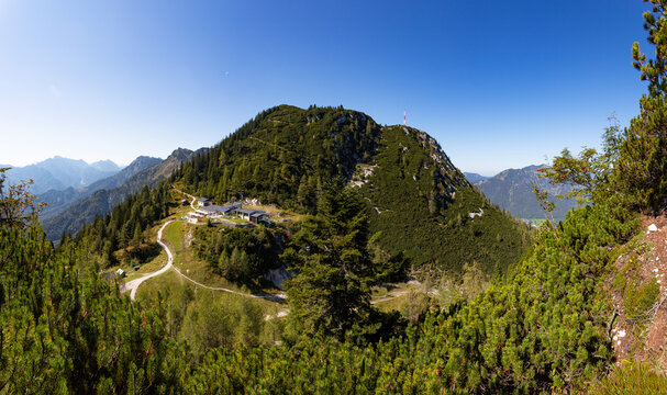 Austria, Upper Austria, Bad Ischl, Overhead cable car station in green forested mountains