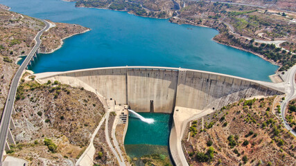 Presa de agua, España