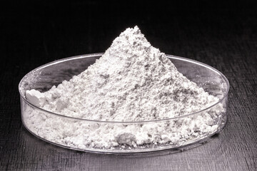 calcium chloride being prepared in the laboratory. It is a chemical substance of formula CaCO.