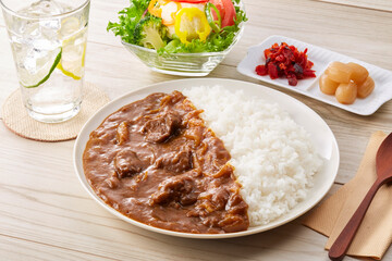 長時間煮込んだビーフカレー