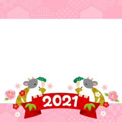 ピンクの和柄フレームとリボンを持つ牛