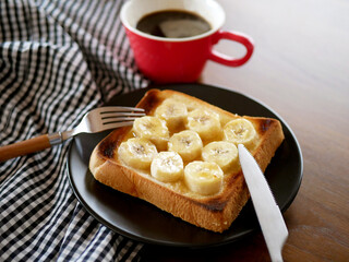 バナナトーストとコーヒー