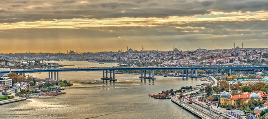 Fototapeta premium Istanbul, Turkey: The Golden Horn at sunrise