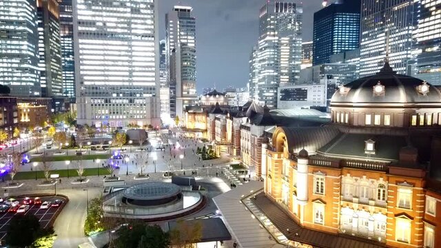 高層ビルが建ち並ぶ東京の夜景