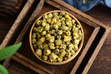 Close-up pictures of fetal chrysanthemum on the background of retro Chinese style