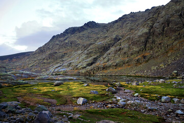 Dia lluvioso al aire libre en la montaña de gredos, 
