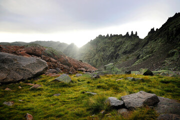 Dia lluvioso al aire libre en la montaña de gredos, 