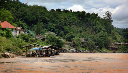 Naklejka premium rio mekong, en tailandia 