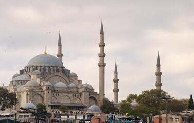 Fototapeta na wymiar Mosque. Cityscape in Istanbul (Turkey)