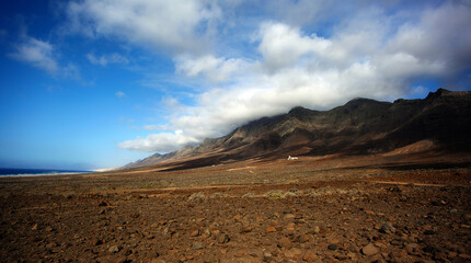 duna de arena en la playa 