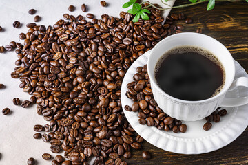 ホットコーヒーとコーヒー豆