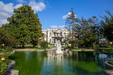Fototapeta premium Dolmabahce Palace gardens in Istanbul, Turkey