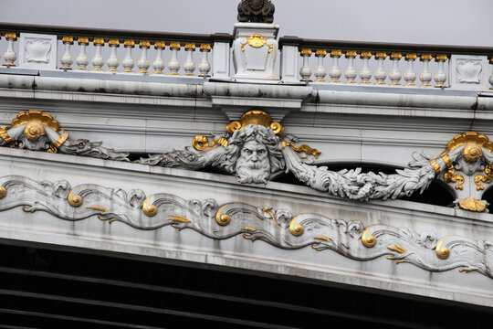 detail an der pont alexandre lll, paris