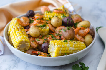 Shrimps Boil with Fresh Vegetables 