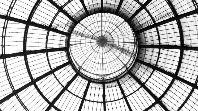 Circular&nbsp;glass&nbsp;dome&nbsp;with&nbsp;radial metal&nbsp;supporting&nbsp;structure&nbsp;of&nbsp;the&nbsp;Galleria Vittorio Emanuele&nbsp;in&nbsp;Milan&nbsp;near&nbsp;the&nbsp;Duomo &ndash; Real Time 4K
