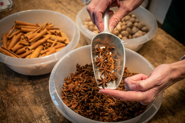 Weihnachtliche Gewürze