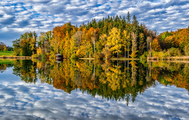 Herbststimmung am Haarsee, Bayern, Deutschland