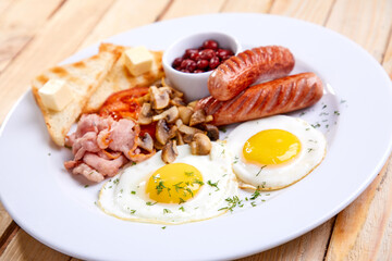 breakfast with sausage and eggs