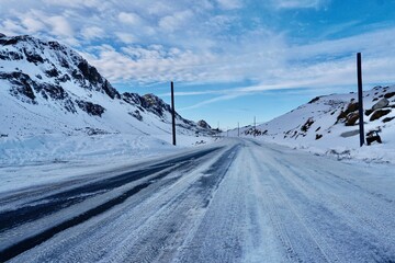 &uuml;ber den Fl&uuml;elapass