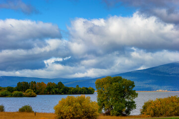 Autumn landscape on Upper Klamath Lake in Oregon