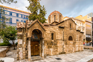 Fototapeta premium Panaghia Kapnikarea Church view on Ermou Street in Athens.