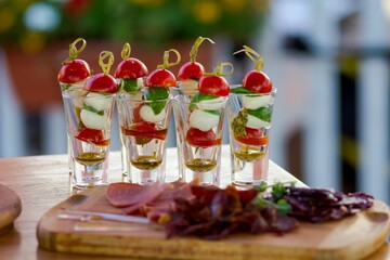 canape caprese