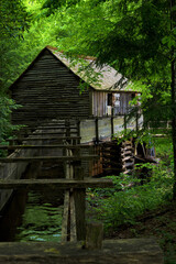 Fototapeta na wymiar Grist Mill in Cades Cove Valley in The Tenneessee Smoky Mountains